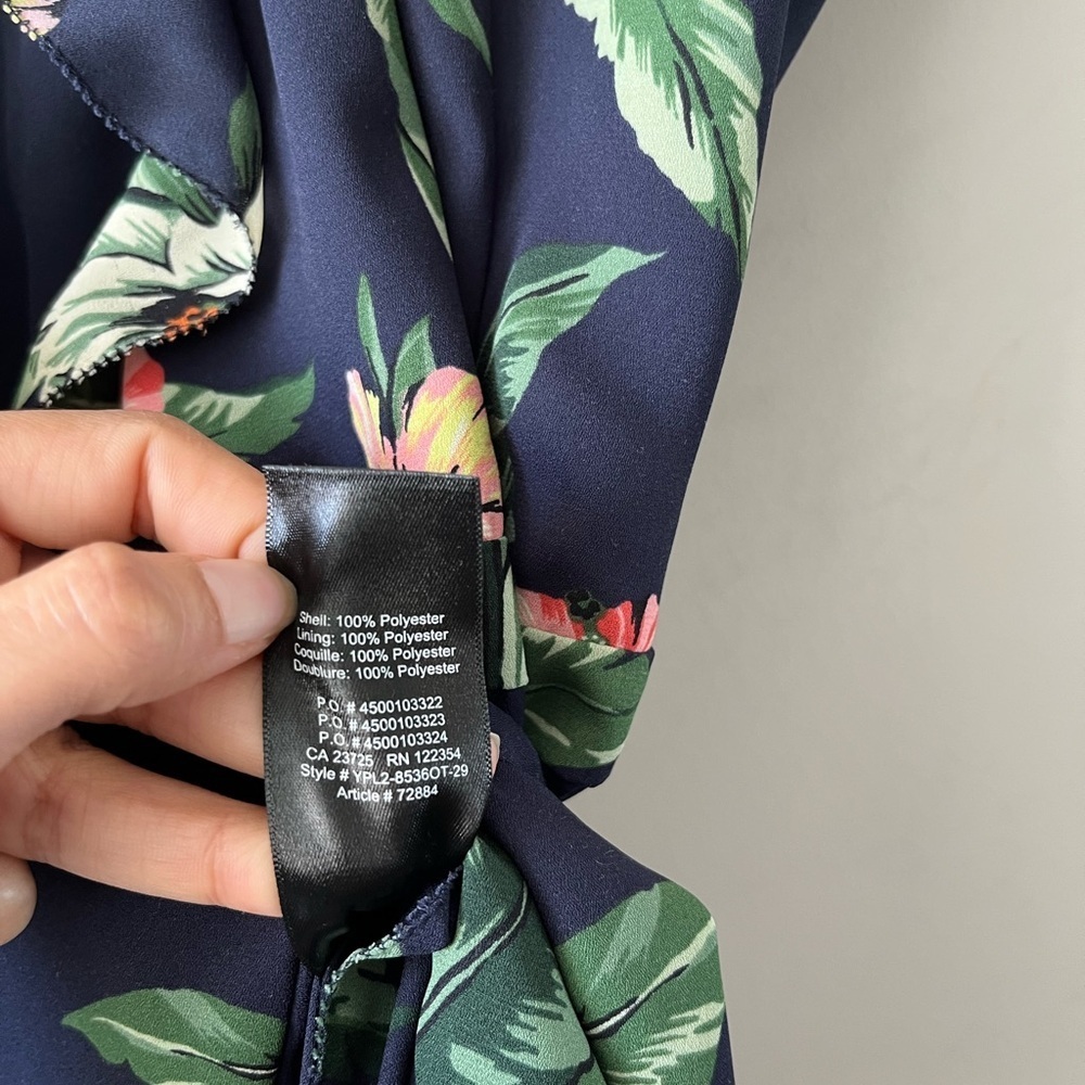 Aritzia Sunday Best Savoy Dress - Wrap Dress - Summer Floral Print  Size 0 - Picture 8 of 10